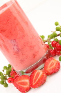 Weight Loss Smoothie Recipe with Strawberries, Banana and Milk